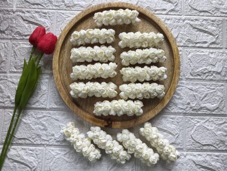 Jasmine Petals Center Clip